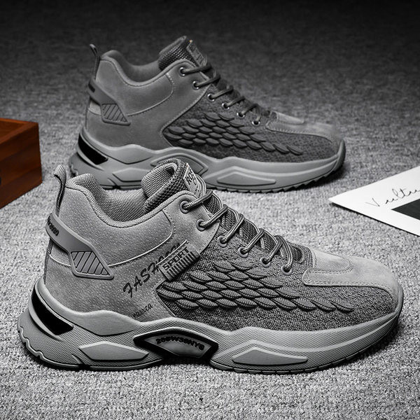 Hingavast kangast ja pealdistega meeste tossud