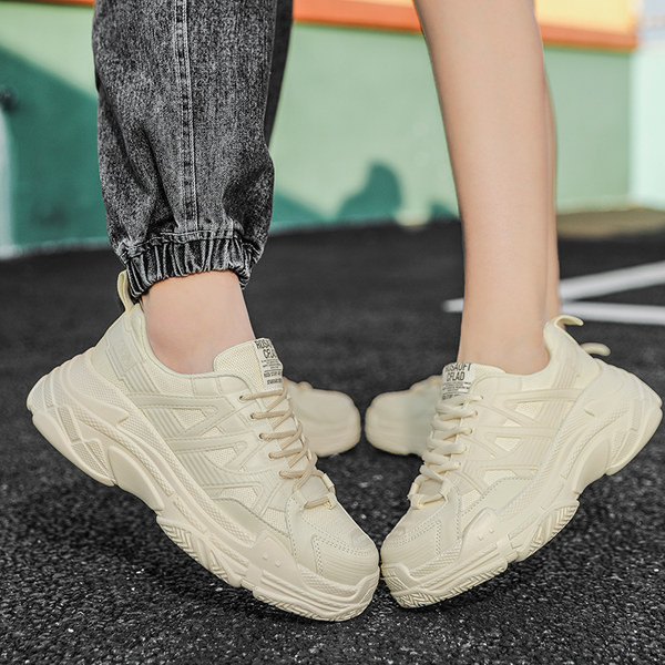 Kareda tallaga kunstnahast meeste tossud