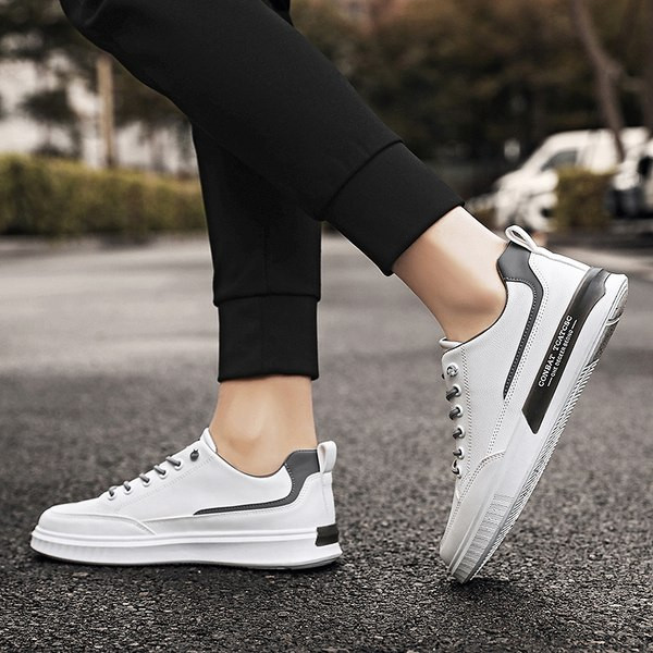 Lihtne mudel kunstnahast paeltega meeste tossud