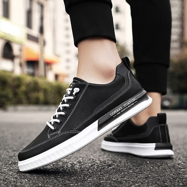 Lihtne mudel kunstnahast paeltega meeste tossud