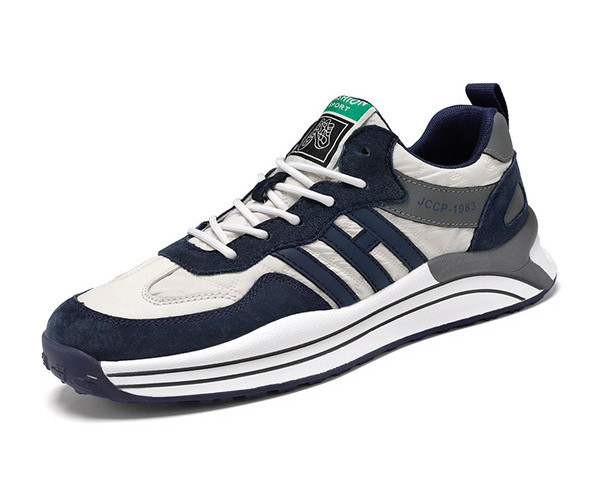 Uus lameda talla ja embleemiga tossude mudel