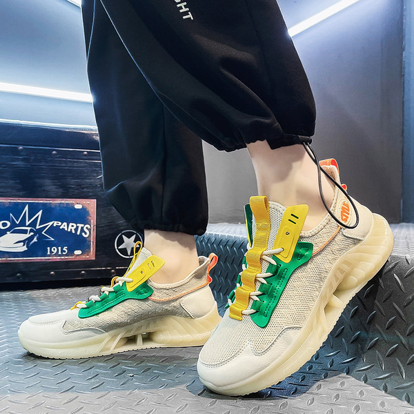 Tekstiilist meeste tossud paelte ja lameda tallaga