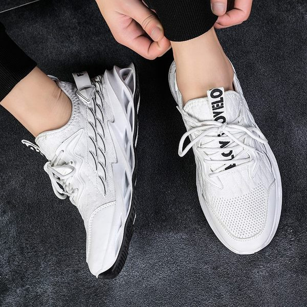 Модерни мъжки маратонки от плат с груба подметка