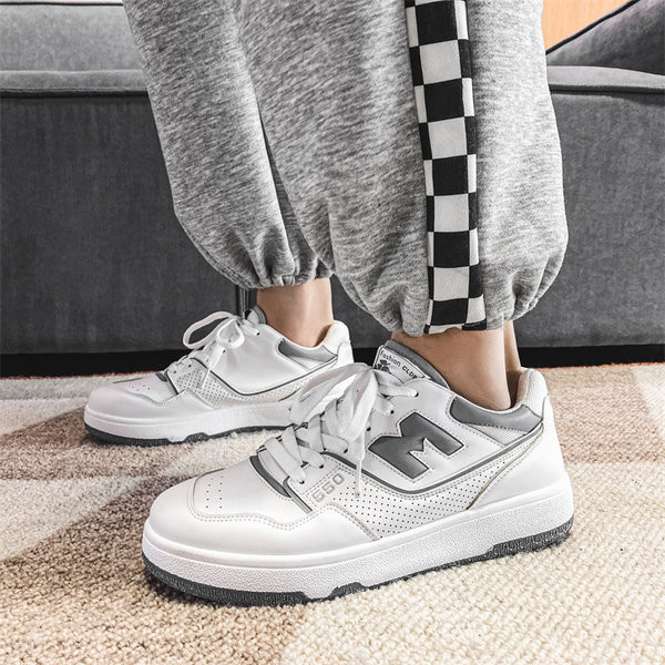 Kevadised hingavad meeste tossud kirja ja lipsudega