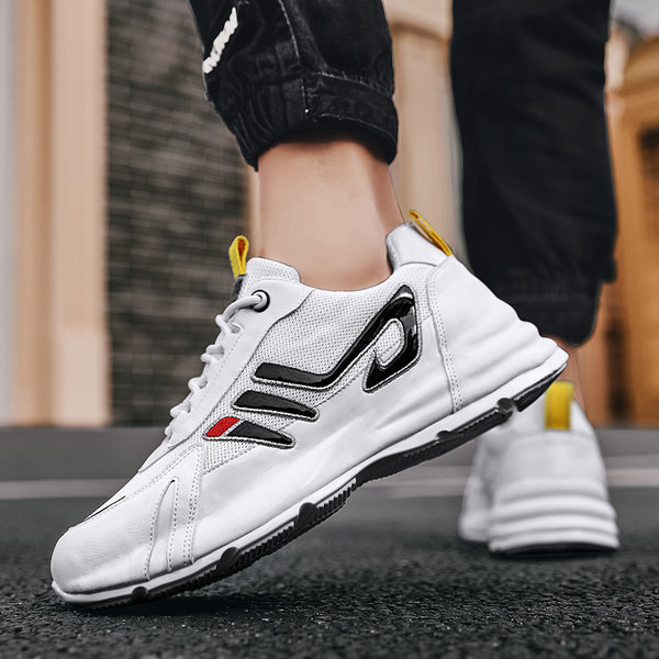 Sinise, valge ja musta värvi meeste sporditossud