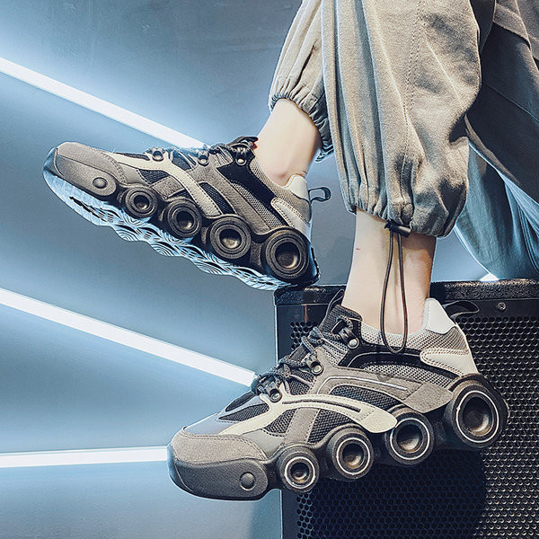 Kolmes värvitoonis ja kareda tallaga moodsad meeste tossud