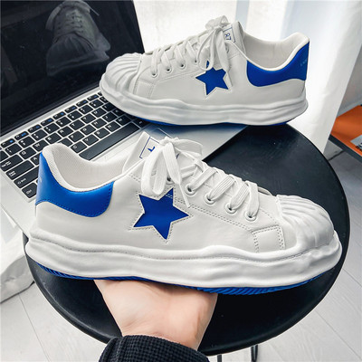 Mittestandardse tallaga meeste tossud