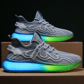 Tekstiilist värvilise tallaga tossud