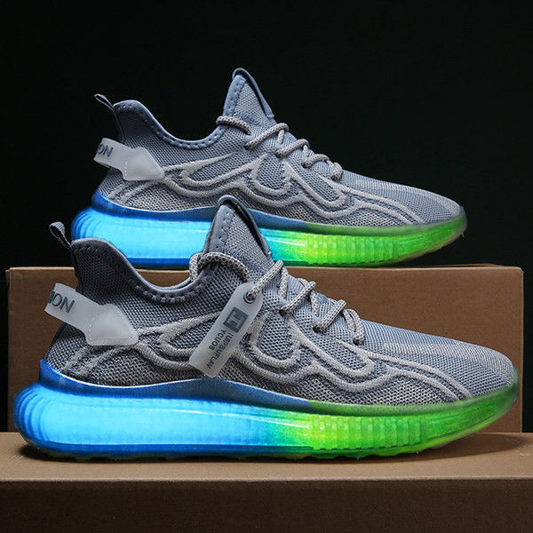 Tekstiilist värvilise tallaga tossud