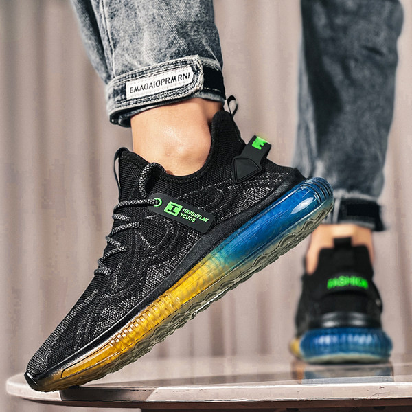 Tekstiilist värvilise tallaga tossud