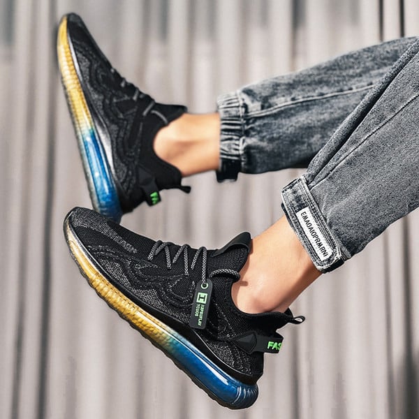 Tekstiilist värvilise tallaga tossud