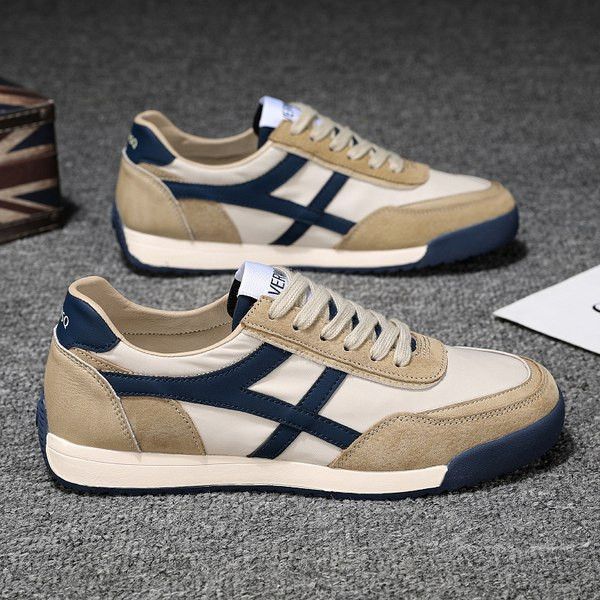 Embleemiga meeste tossud