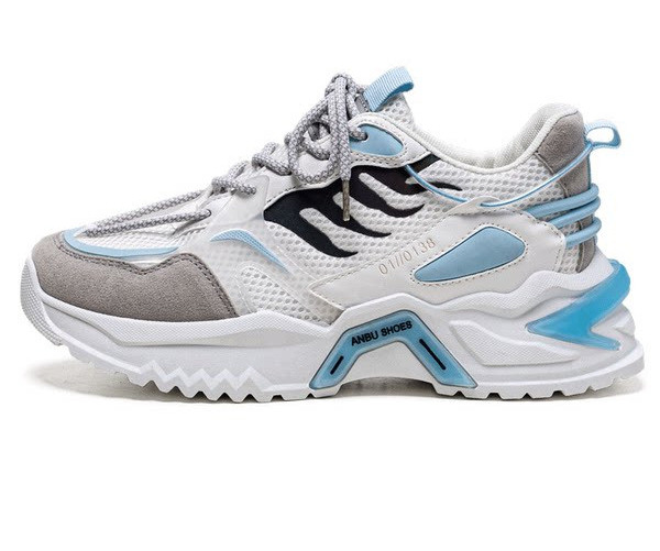 Kolmes värvitoonis krobelise tallaga tossud