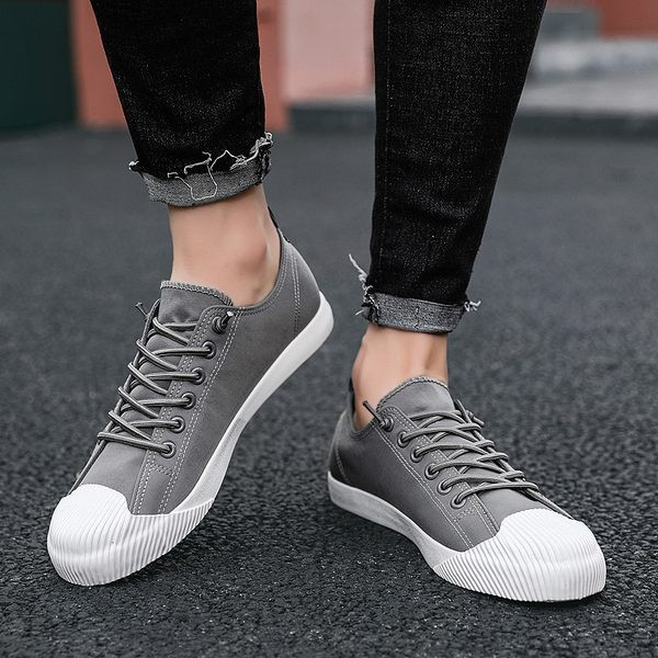 Igapäevased tekstiilist tossud meestele