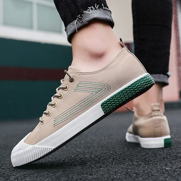 Igapäevased tekstiilist tossud meestele