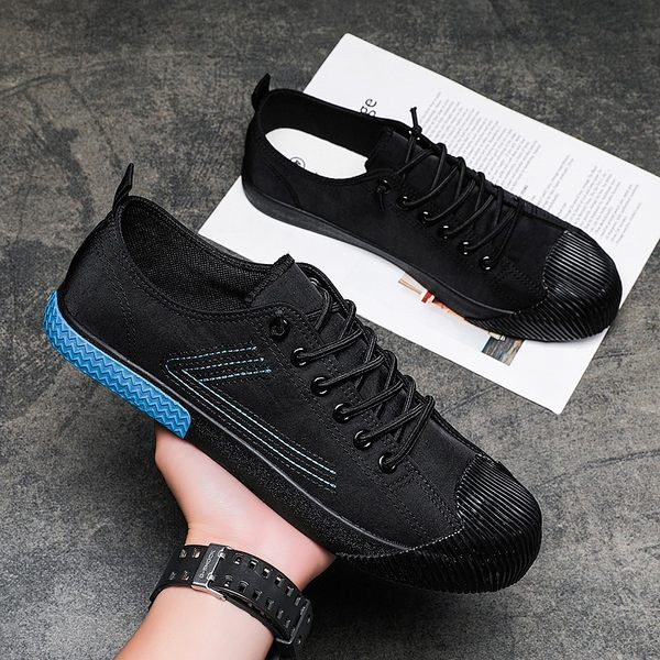 Igapäevased tekstiilist tossud meestele