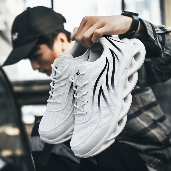 Mitmes värvitoonis kareda tallaga vabaaja meeste tossud