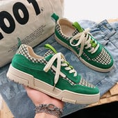 Kolmes kevadises värvitoonis lipsudega meeste tossud