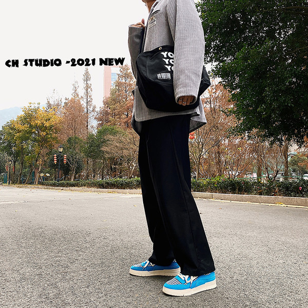 Kolmes kevadises värvitoonis lipsudega meeste tossud