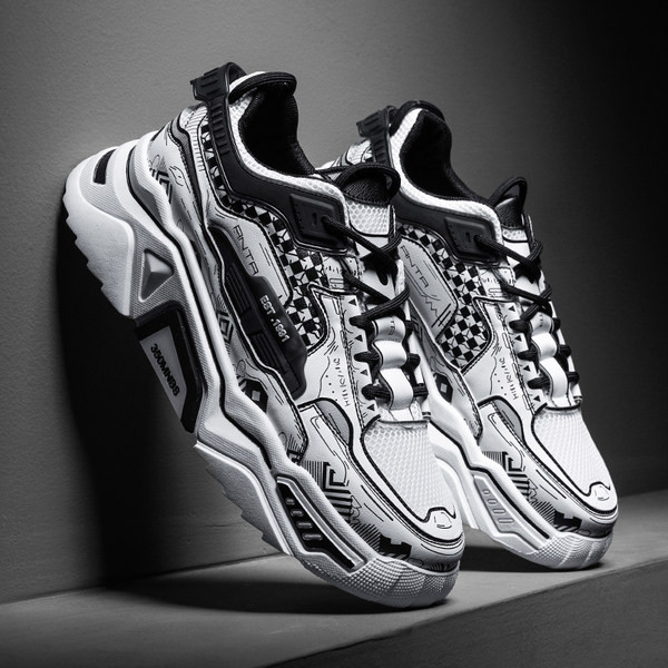 Kareda tallaga meeste sporttossud