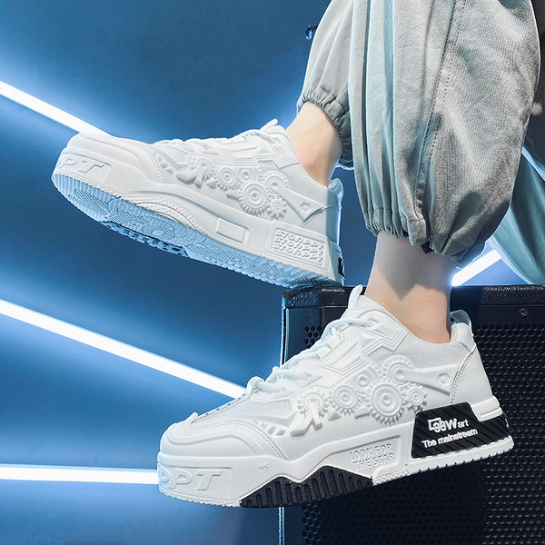 Lameda tallaga meeste sporditossud – valged ja mustad