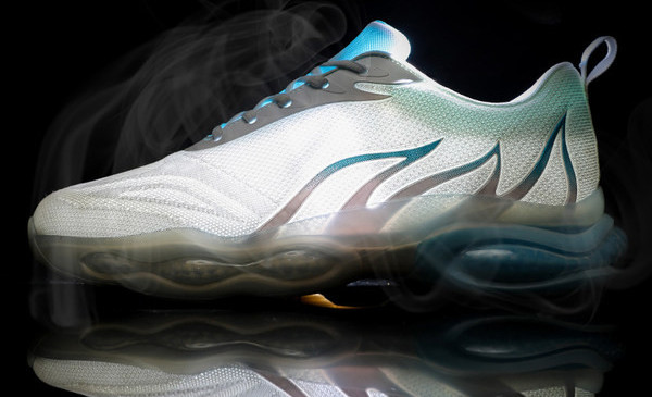 Kolmes värvitoonis krobelise tallaga naiste tossud