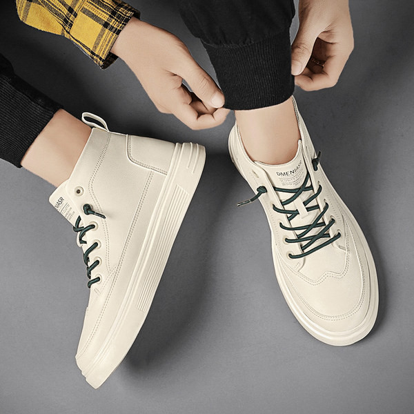 Meeste nahast kõrged tossud lameda tallaga