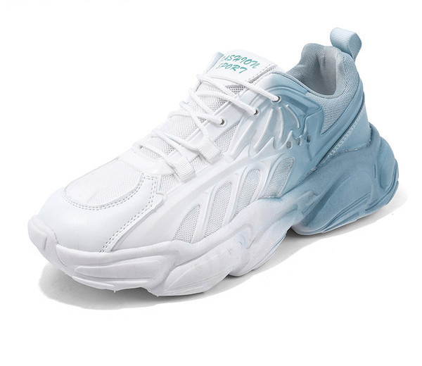 Moodsad kareda tallaga meeste tossud