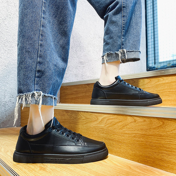 Kahes värvitoonis lameda tallaga meeste tossud