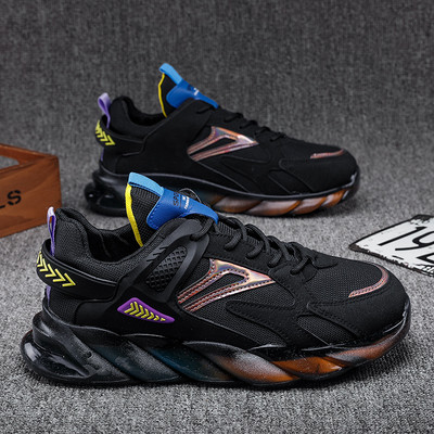 Uus mudel värvilise tallaga meeste tossud