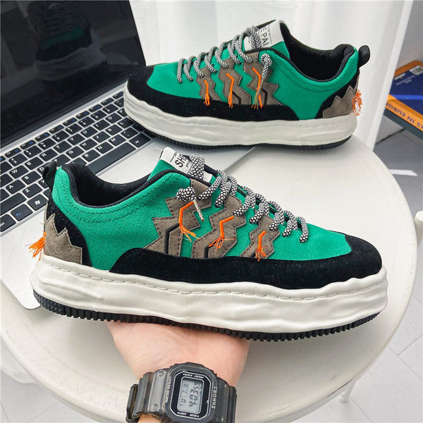 Moodsad tekstiilist tossud meestele