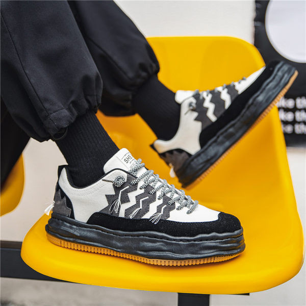 Moodsad tekstiilist tossud meestele