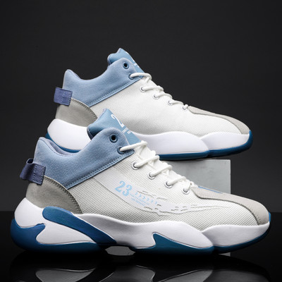 Kolmes värvitoonis paeltega meeste tossud