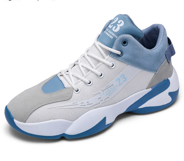 Kolmes värvitoonis paeltega meeste tossud