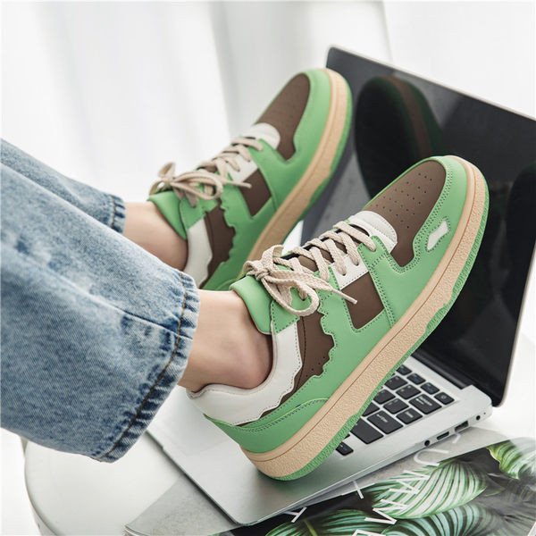 Perforeeritud ökonahast moodsad meeste tossud