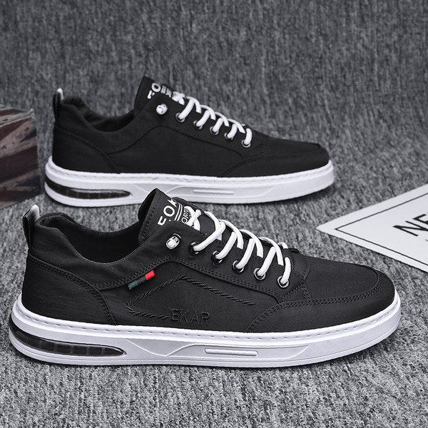 Moodsad hingavast kangast meeste tossud