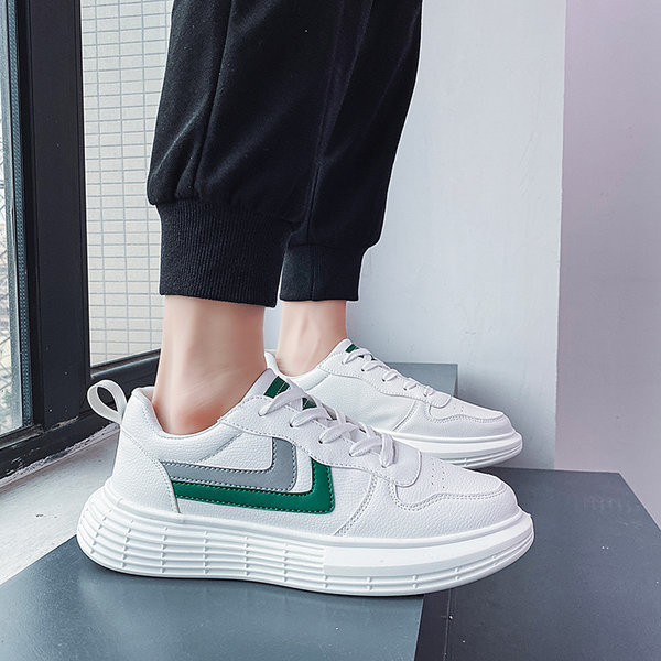 Meeste kunstnahast valged tossud