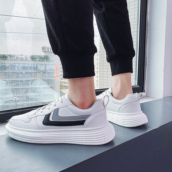 Meeste kunstnahast valged tossud