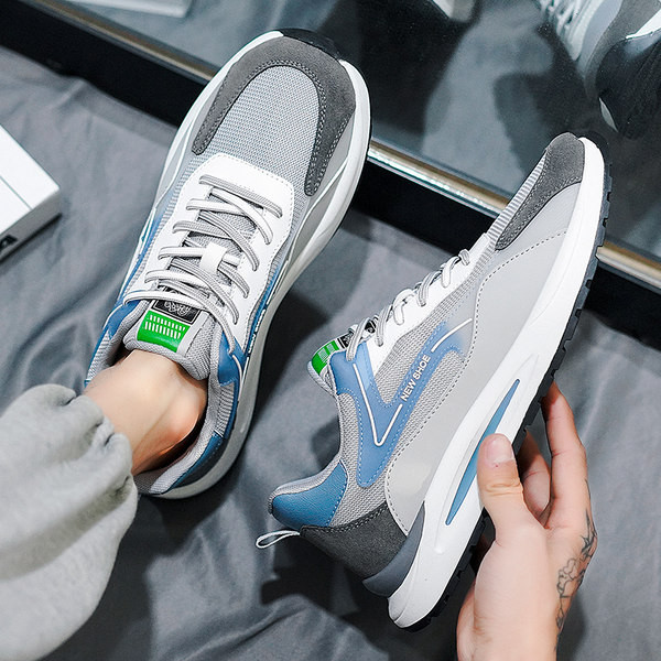 Meeste hingavad tossud kirja ja lameda tallaga