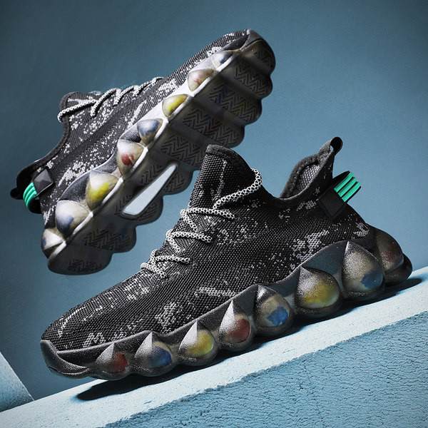 Kareda värvilise tallaga meeste tekstiilist tossud