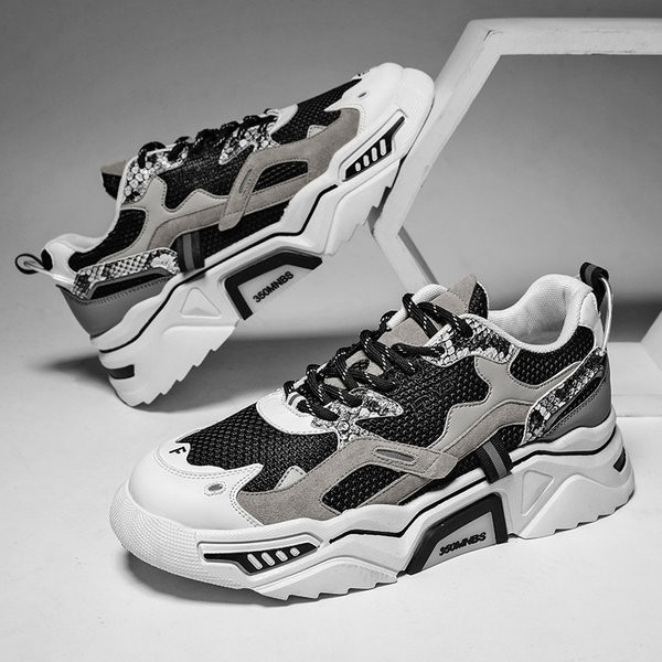 Kolmes värvitoonis paelte ja kareda tallaga meeste tossud