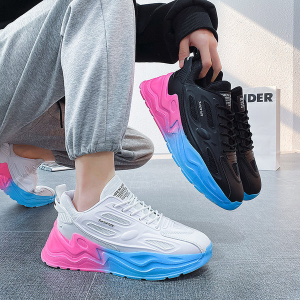 Uus mudel värvilise tallaga meeste tossud