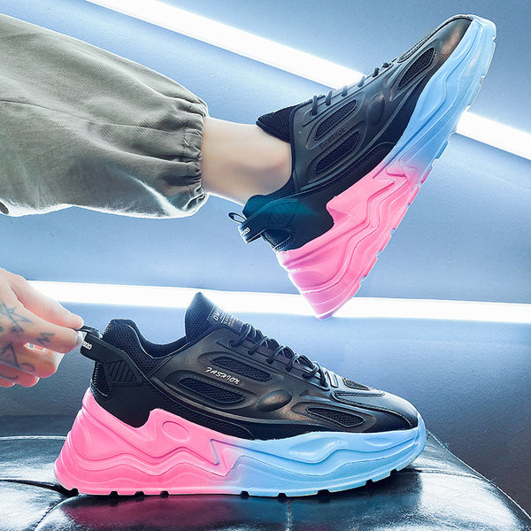 Uus mudel värvilise tallaga meeste tossud