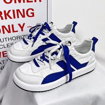 Ανδρικά αθλητικά sneakers με χρωματιστά δέματα και επίπεδη σόλα