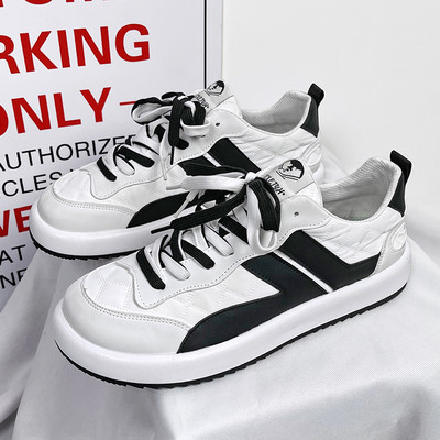 Ανδρικά αθλητικά sneakers με χρωματιστά δέματα και επίπεδη σόλα