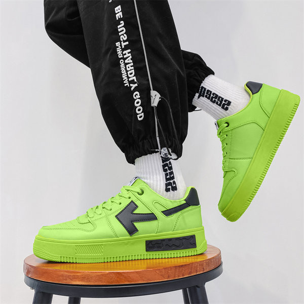 Нов модел мъжки кожени кецове с равна подметка