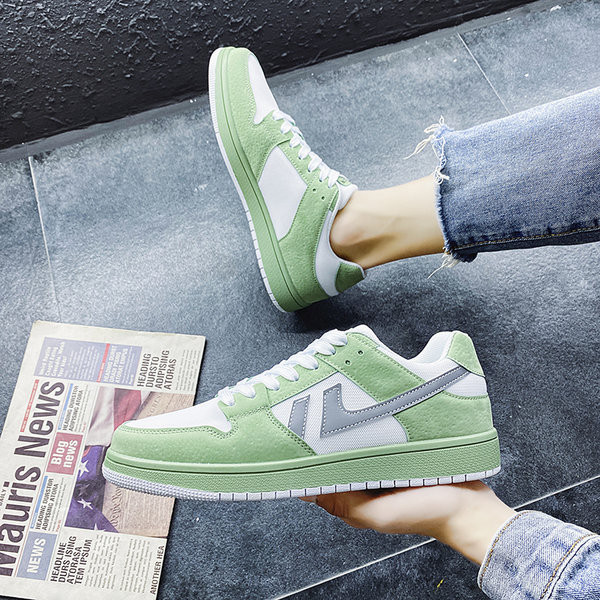 Мъжки кецове в три цвята и равна подметка 