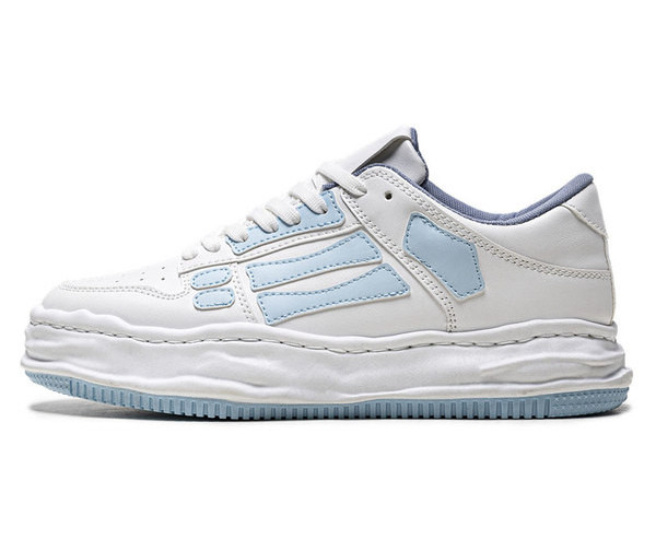 Moodsad paeltega nahast meeste tossud