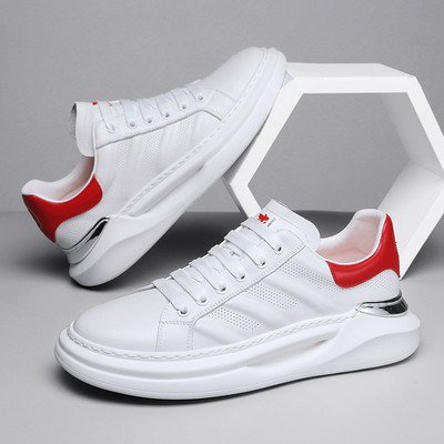 Мъжки маратонки с връзки в бял цвят 