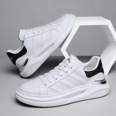 Мъжки маратонки с връзки в бял цвят 